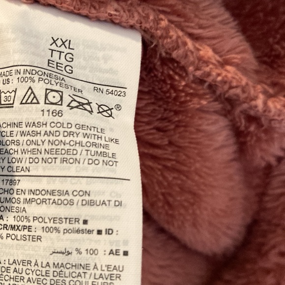 Old navy pink fuzzy jacket - Picture 4 of 6